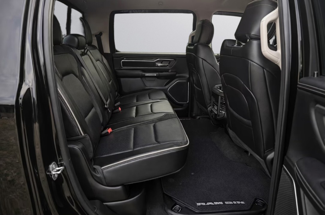 Dodge RAM 1500 Laramie - foto 14