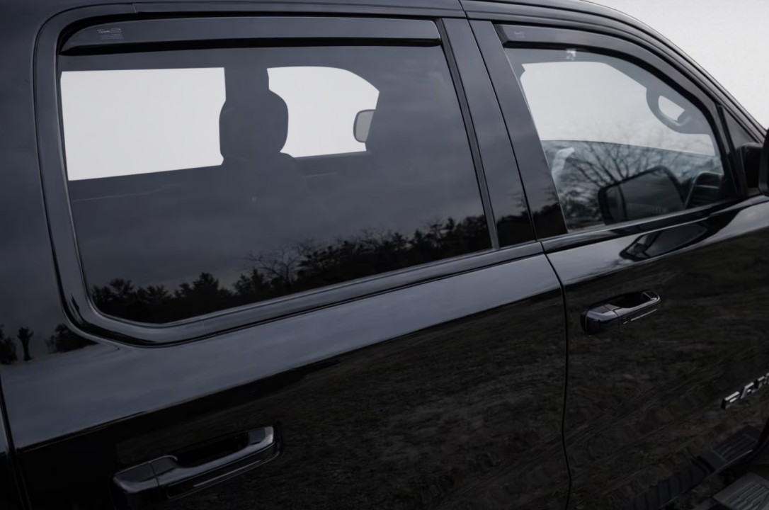 Dodge RAM 1500 Laramie - foto 20