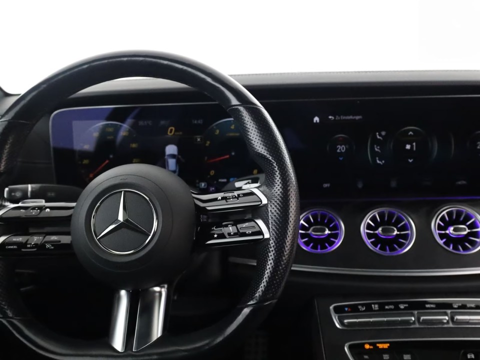 Mercedes-Benz E 300 AMG Line - foto 9