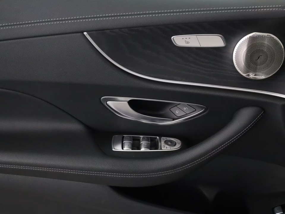 Mercedes-Benz E 300 AMG Line - foto 20