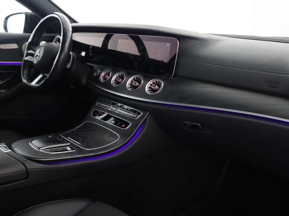 Mercedes-Benz E 300 AMG Line - foto 10