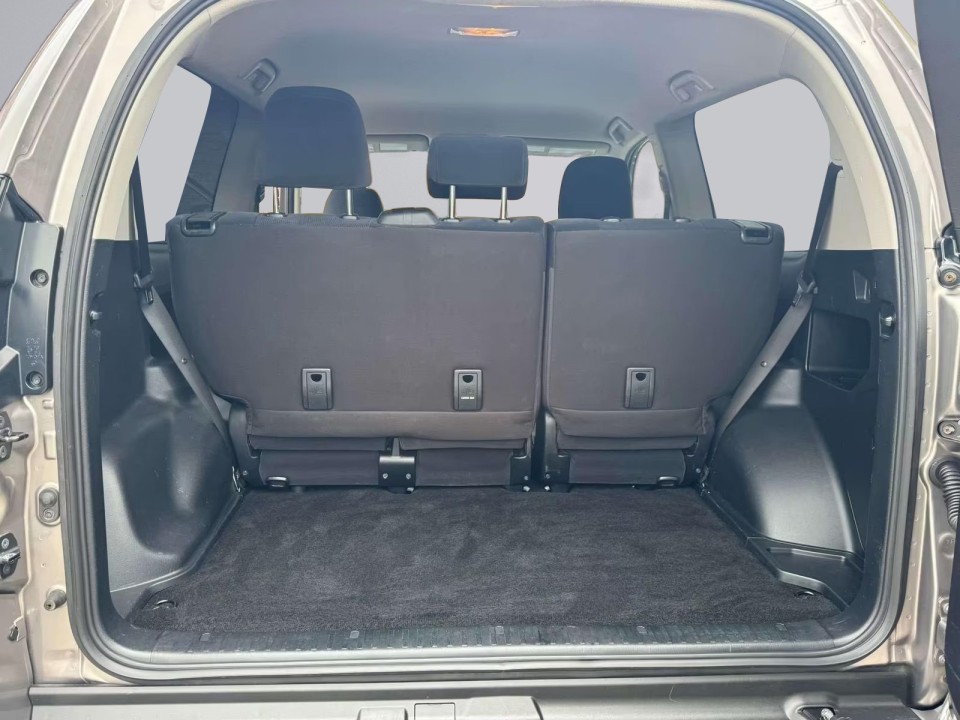 Toyota Land Cruiser - foto 11