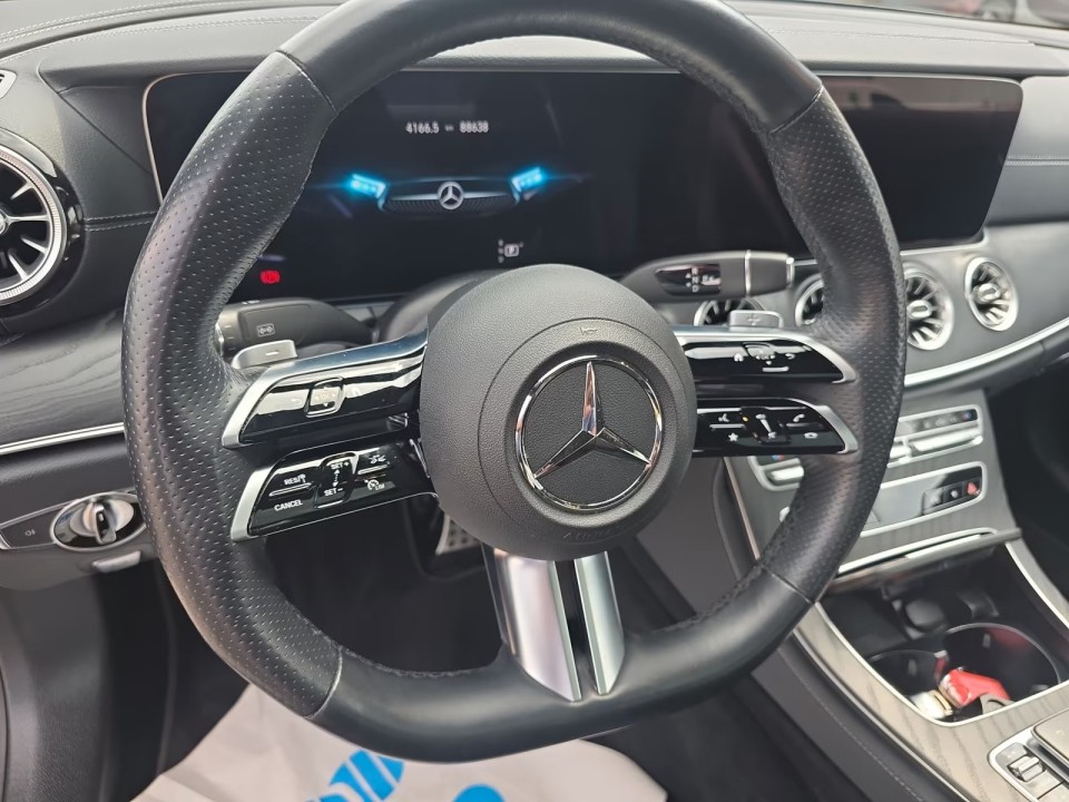 Mercedes-Benz E 200 AMG Line - foto 15