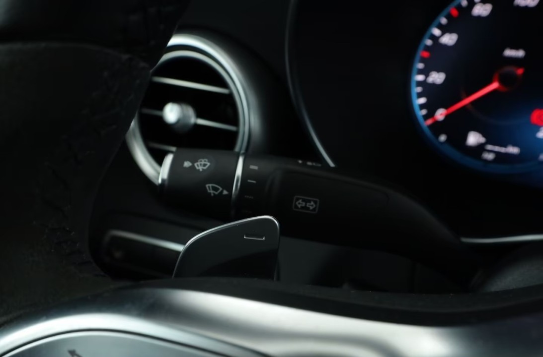 Mercedes-Benz C 300 Coupe AMG Line - foto 19