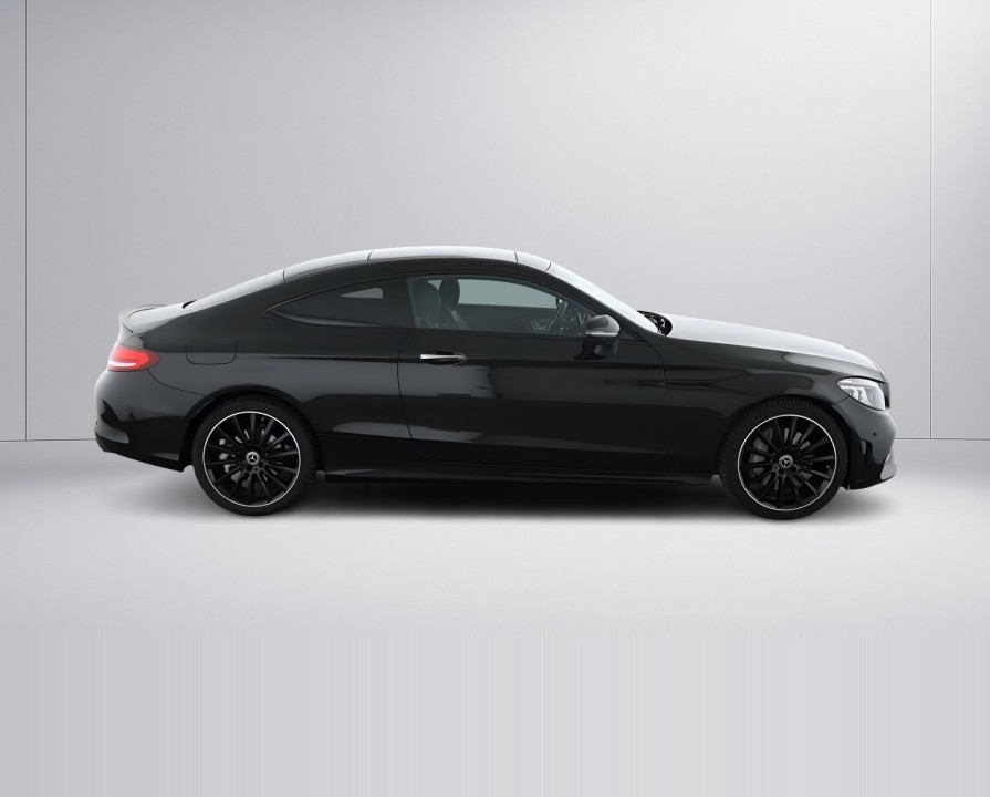 Mercedes-Benz C 300 Coupe AMG Line (2)