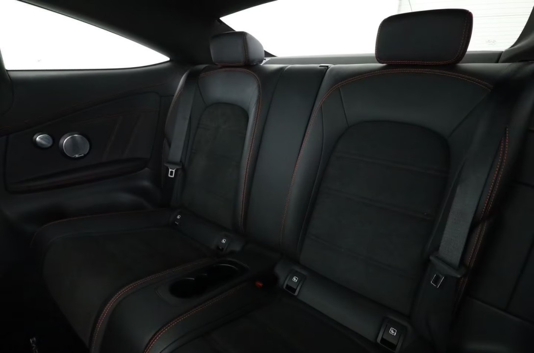 Mercedes-Benz C 300 Coupe AMG Line - foto 11