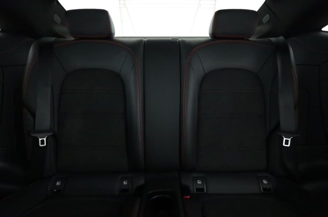 Mercedes-Benz C 300 Coupe AMG Line - foto 12
