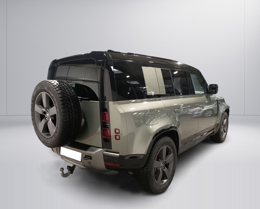 Land Rover Defender 110 X-Dynamic (2)