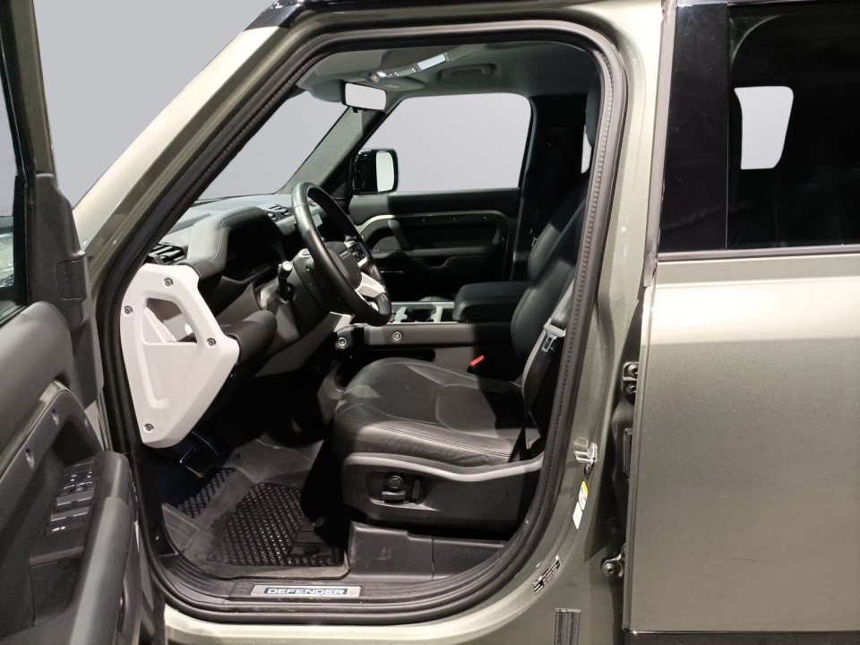 Land Rover Defender 110 X-Dynamic - foto 8