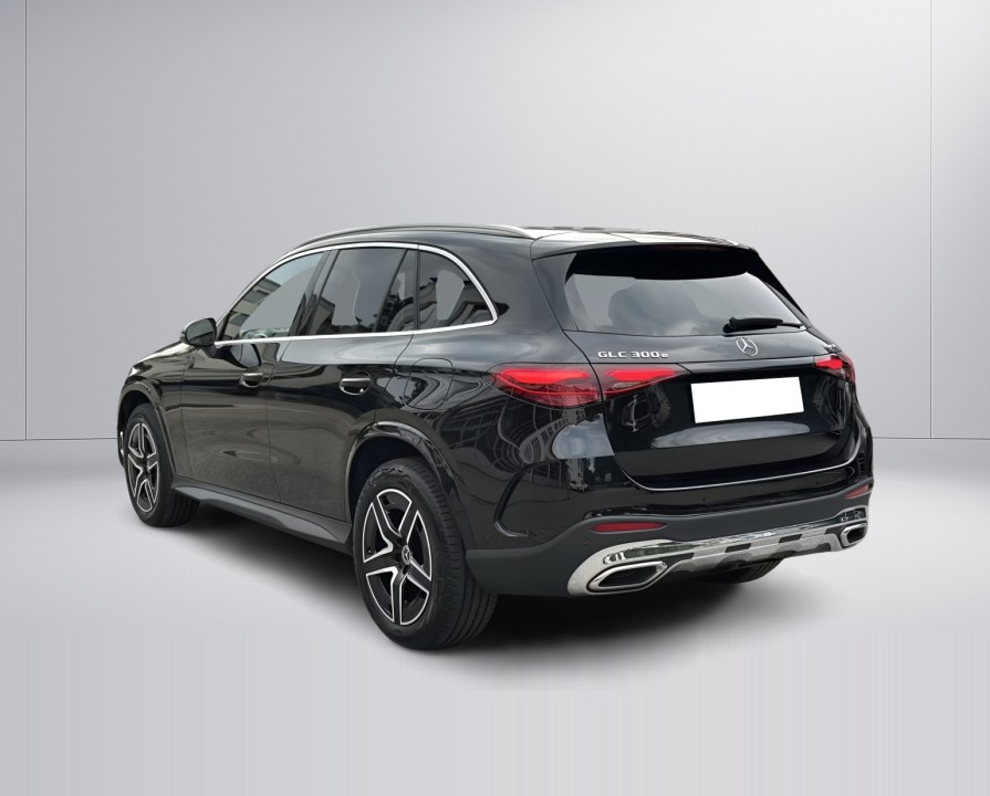 Mercedes-Benz GLC 300e 4MATIC AMG Line (4)