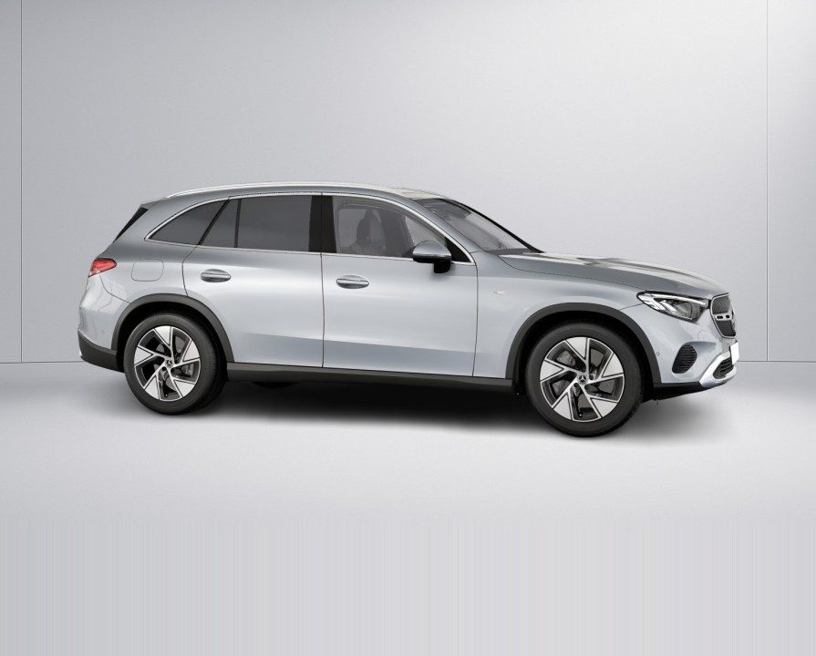 Mercedes-Benz GLC 300e 4MATIC (3)