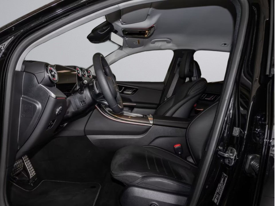 Mercedes-Benz GLC 300e 4MATIC AMG (3)