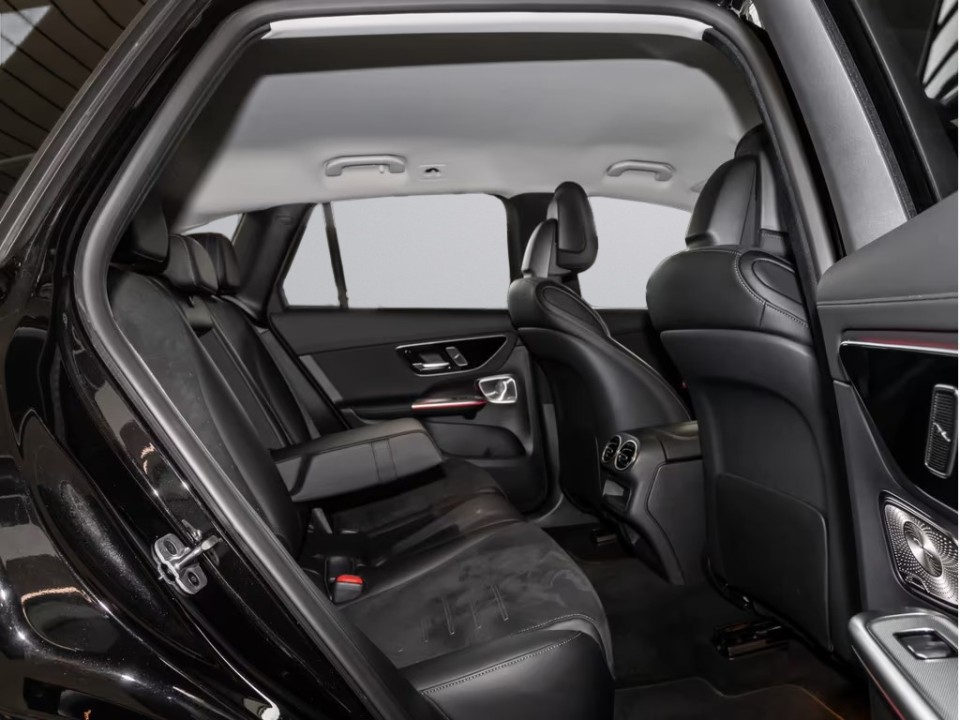 Mercedes-Benz GLC 300e 4MATIC AMG (4)