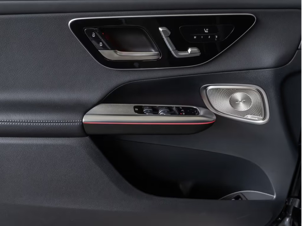Mercedes-Benz GLC 300e 4MATIC AMG - foto 14