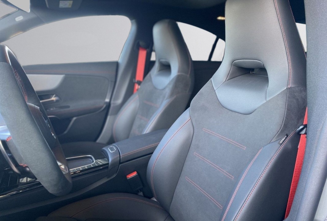 Mercedes-Benz CLA AMG 45 S 4MATIC - foto 6