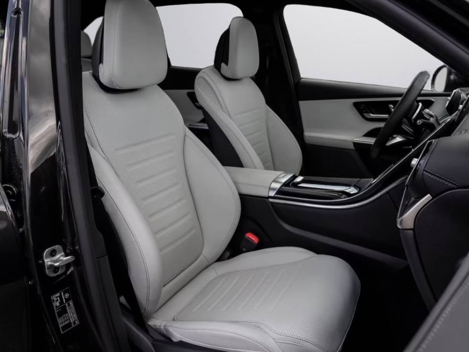 Mercedes-Benz GLC 300d 4MATIC AMG Line (5)