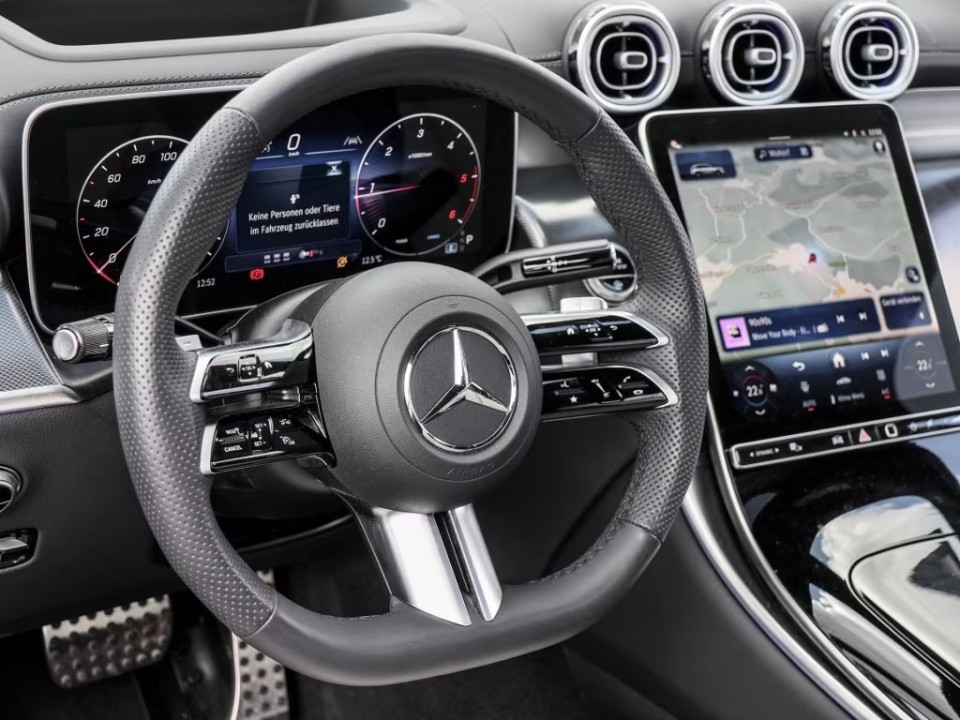Mercedes-Benz GLC 300d 4MATIC AMG Line (3)