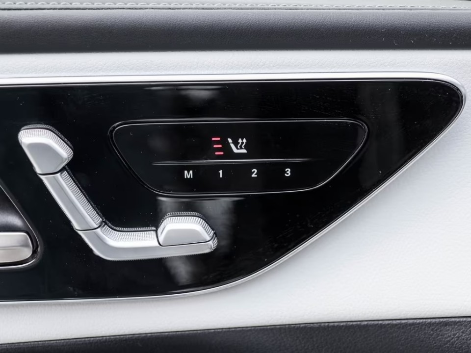 Mercedes-Benz GLC 300d 4MATIC AMG Line - foto 12
