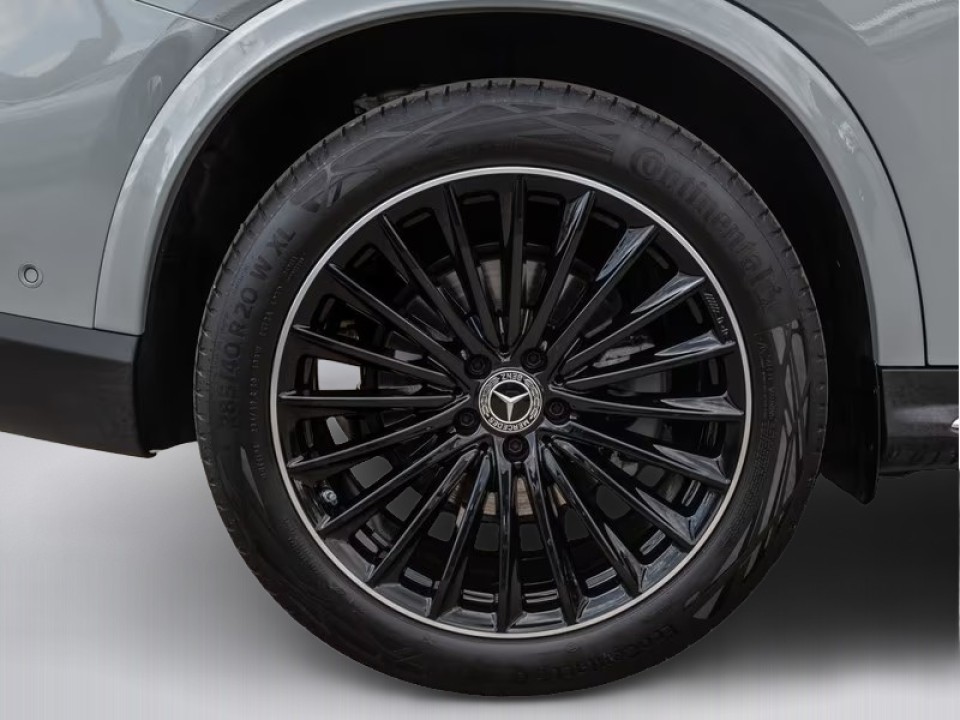Mercedes-Benz GLC 300 4MATIC AMG Line - foto 24