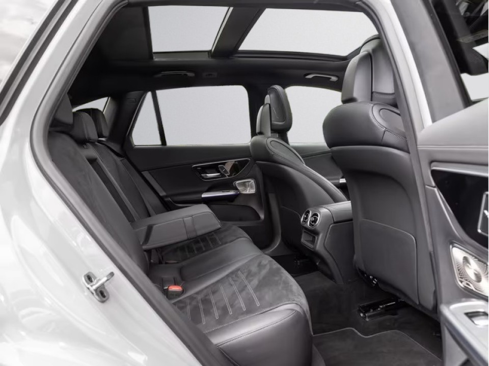 Mercedes-Benz GLC 300 4MATIC AMG Line - foto 17