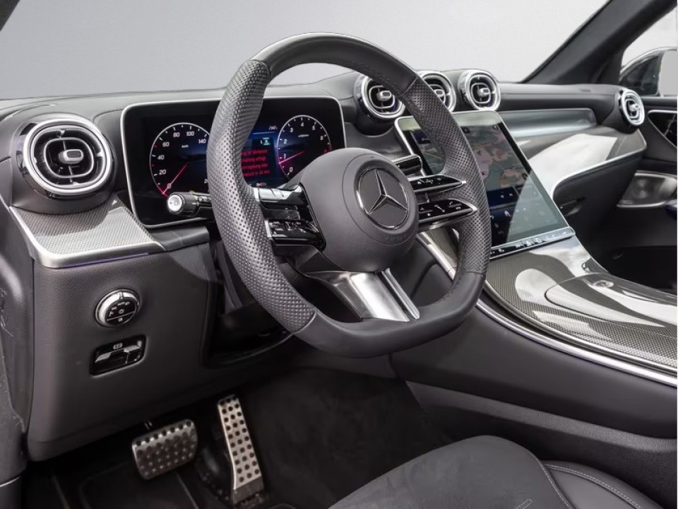 Mercedes-Benz GLC 300 4MATIC AMG Line (5)
