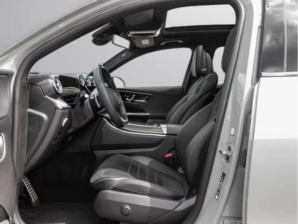 Mercedes-Benz GLC 300 4MATIC AMG Line - foto 6