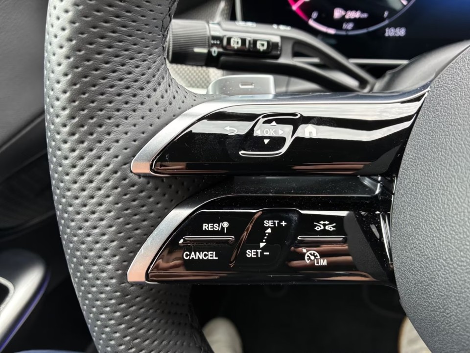 Mercedes-Benz GLC 300d 4MATIC AMG Line - foto 11