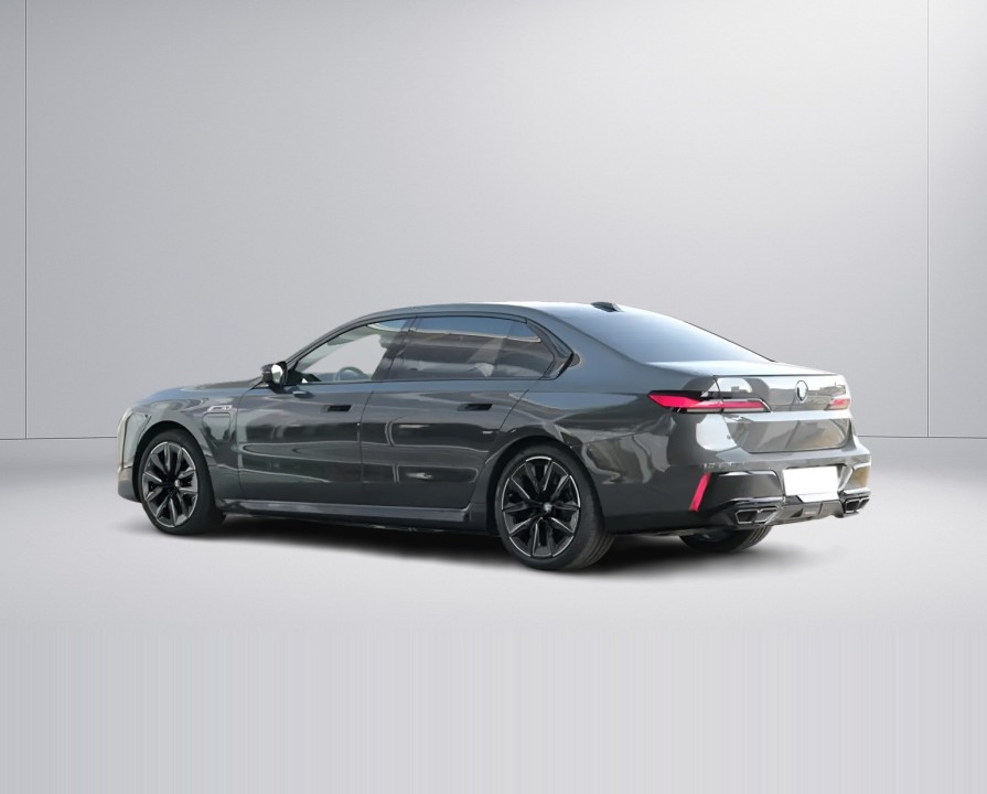 BMW Seria 7 M760e xDrive (4)