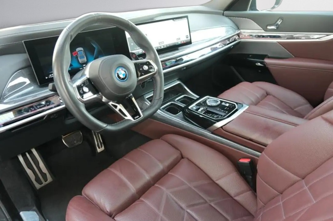 BMW Seria 7 M760e xDrive - foto 7
