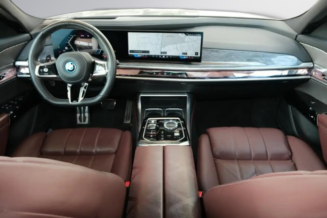 BMW Seria 7 M760e xDrive - foto 6