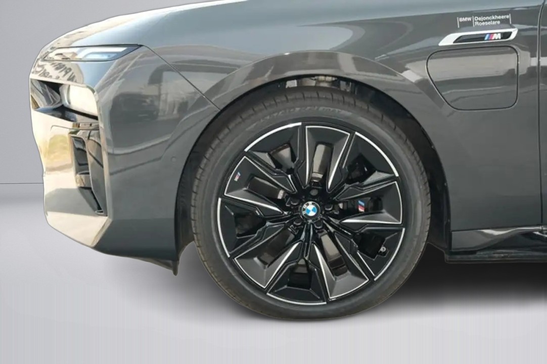 BMW Seria 7 M760e xDrive - foto 14