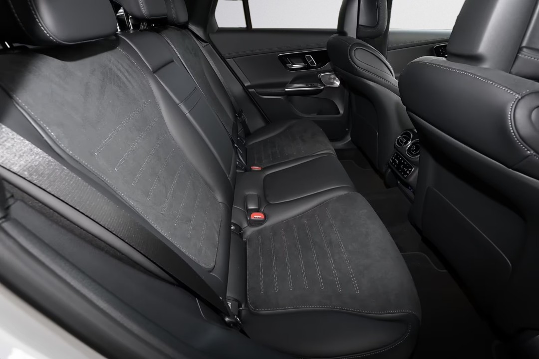 Mercedes-Benz GLC 300d 4MATIC AMG Line (4)
