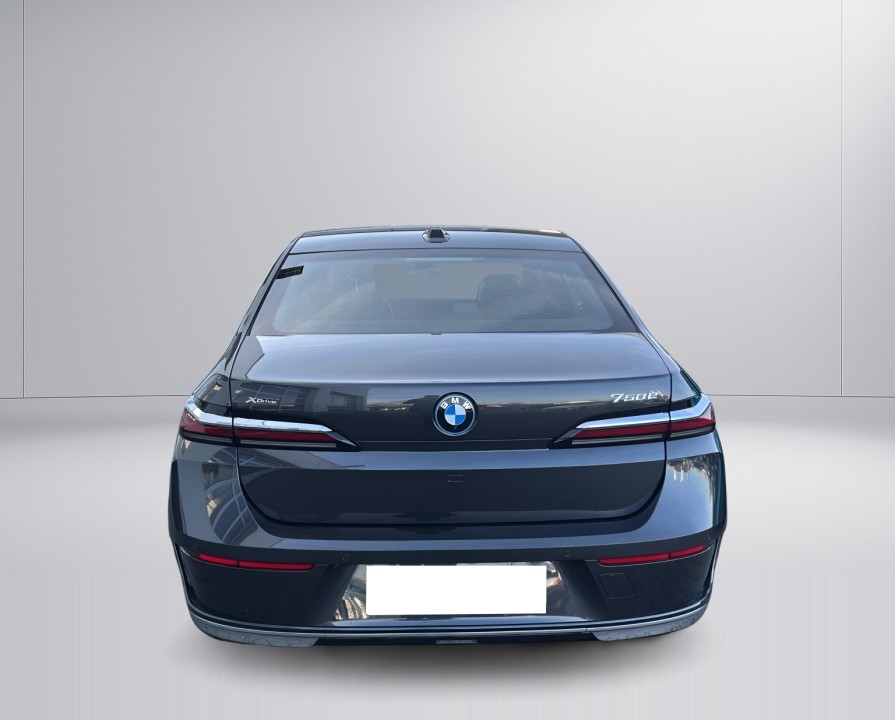 BMW Seria 7 750e xDrive (5)