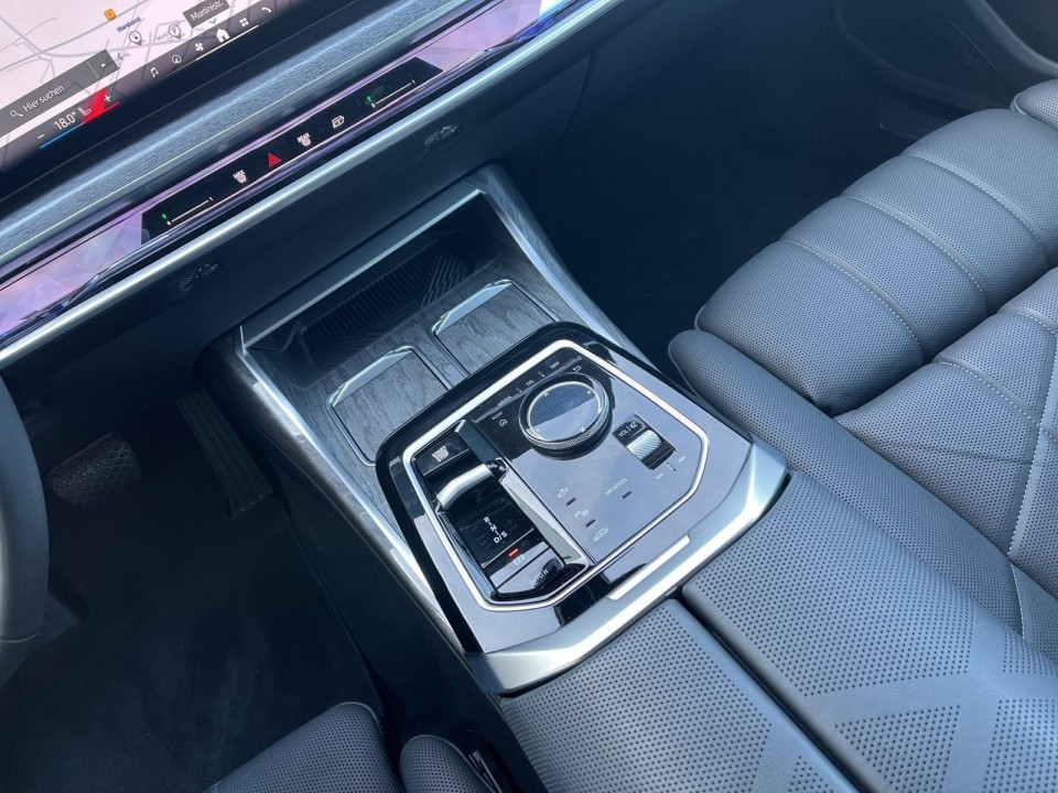 BMW Seria 7 750e xDrive - foto 9