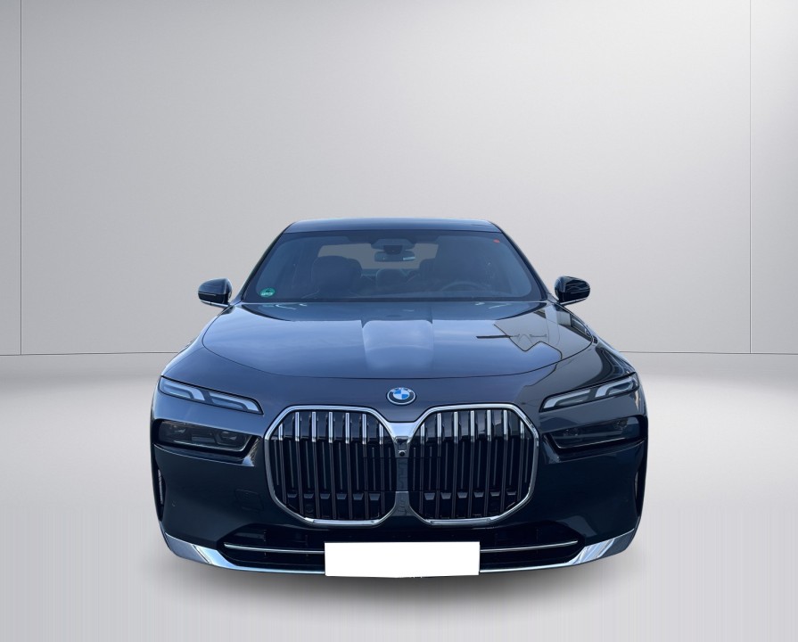 BMW Seria 7 750e xDrive (2)