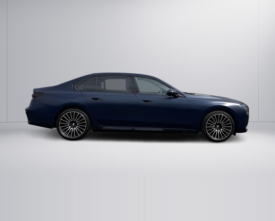 BMW Seria 7 750e xDrive M-Sport (2)