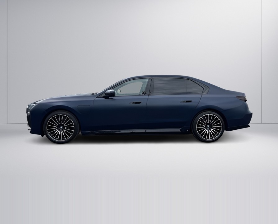 BMW Seria 7 750e xDrive M-Sport (5)