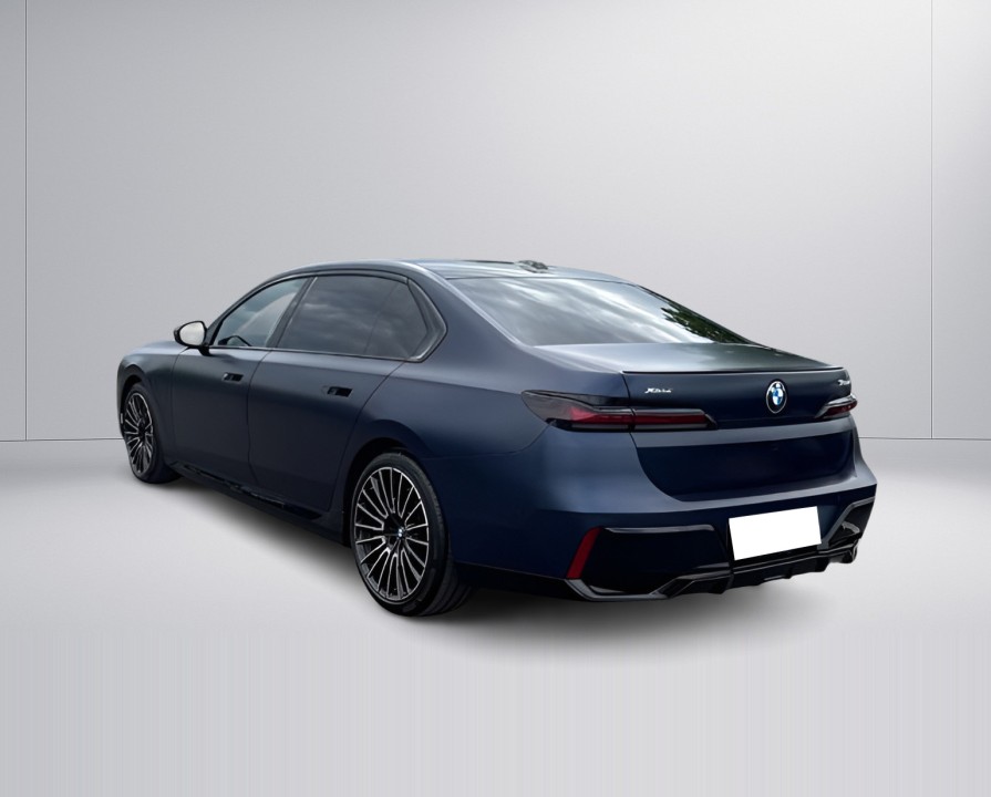 BMW Seria 7 750e xDrive M-Sport (4)