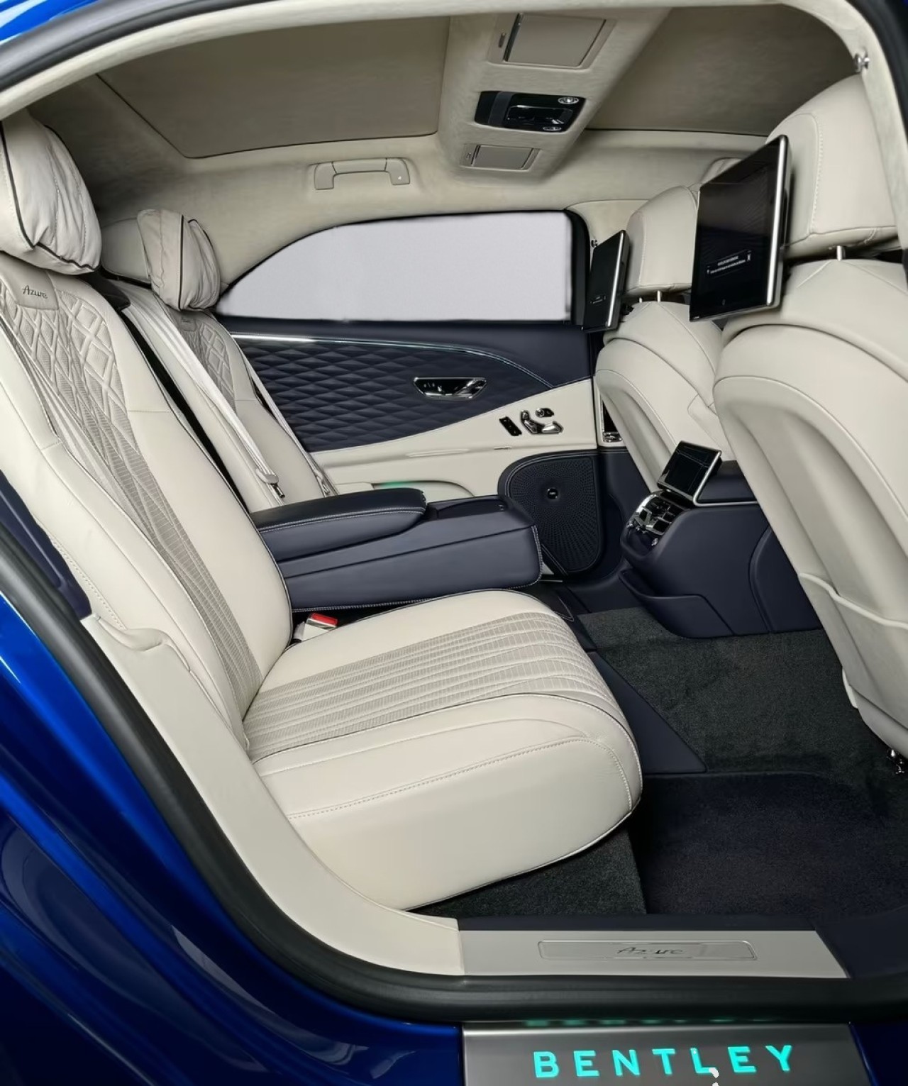 Bentley Flying Spur Azure V8 - foto 12