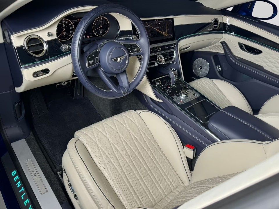 Bentley Flying Spur Azure V8 - foto 7