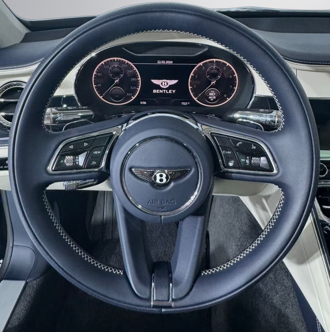 Bentley Flying Spur Azure V8 - foto 6
