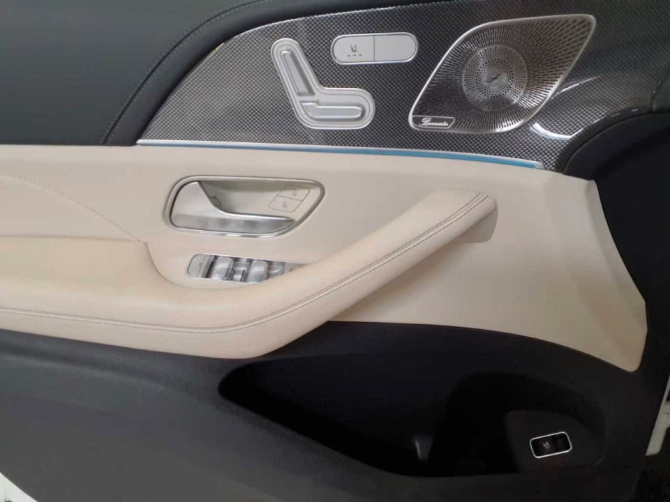Mercedes-Benz GLE 350de - foto 11
