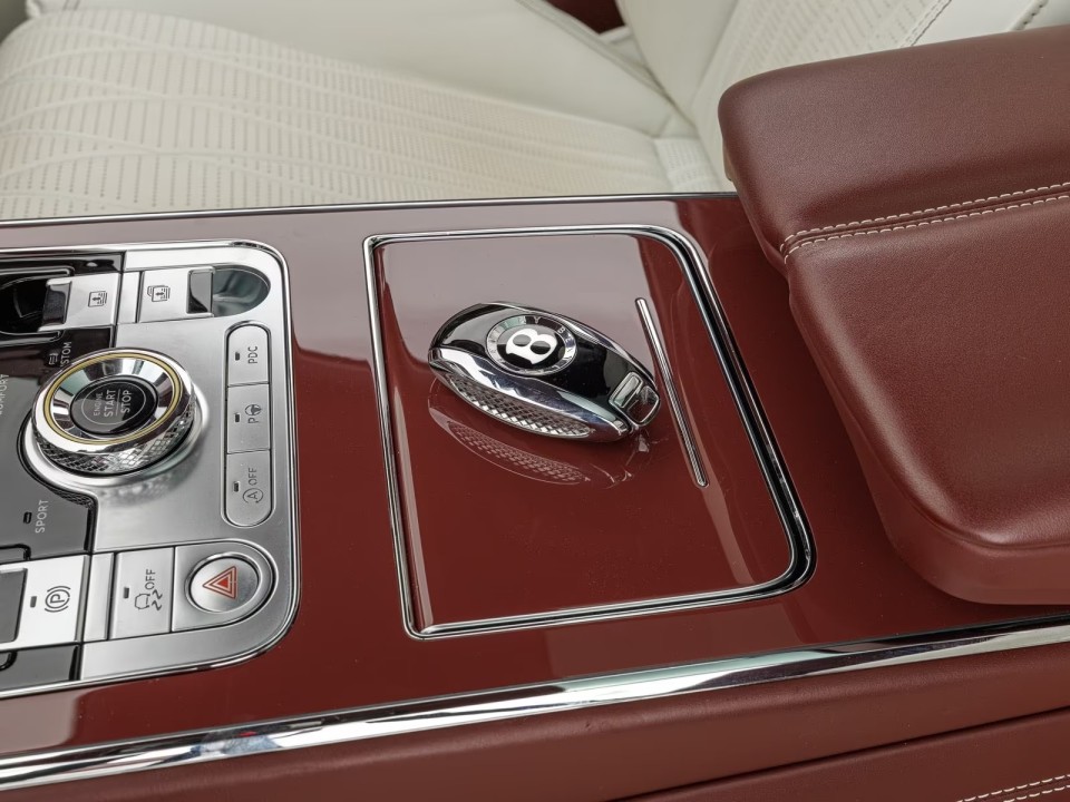 Bentley Flying Spur Speed - foto 17