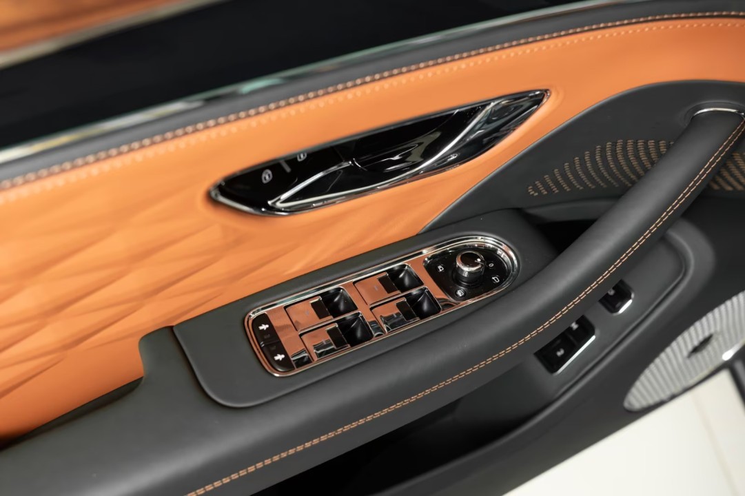 Bentley Flying Spur S V8 - foto 22