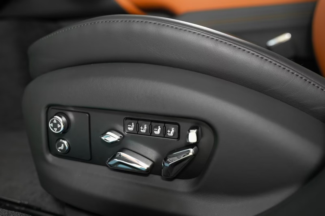 Bentley Flying Spur S V8 - foto 17