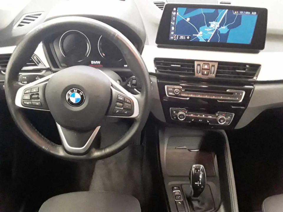 BMW X1 sDrive20d Advantage (3)