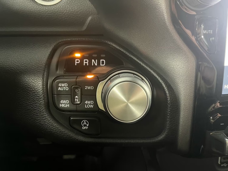Dodge RAM 1500 Laramie - foto 15