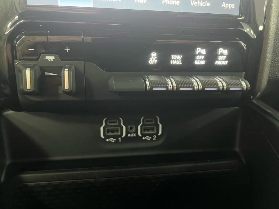 Dodge RAM 1500 Laramie - foto 16