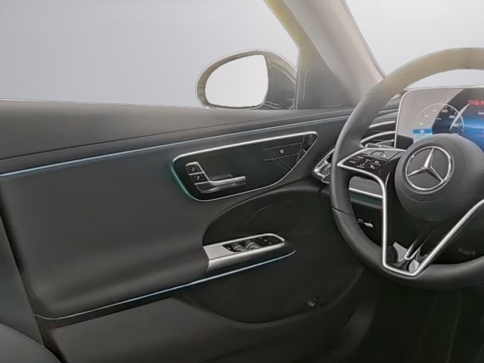 Mercedes-Benz E 300e Avantgarde - foto 6