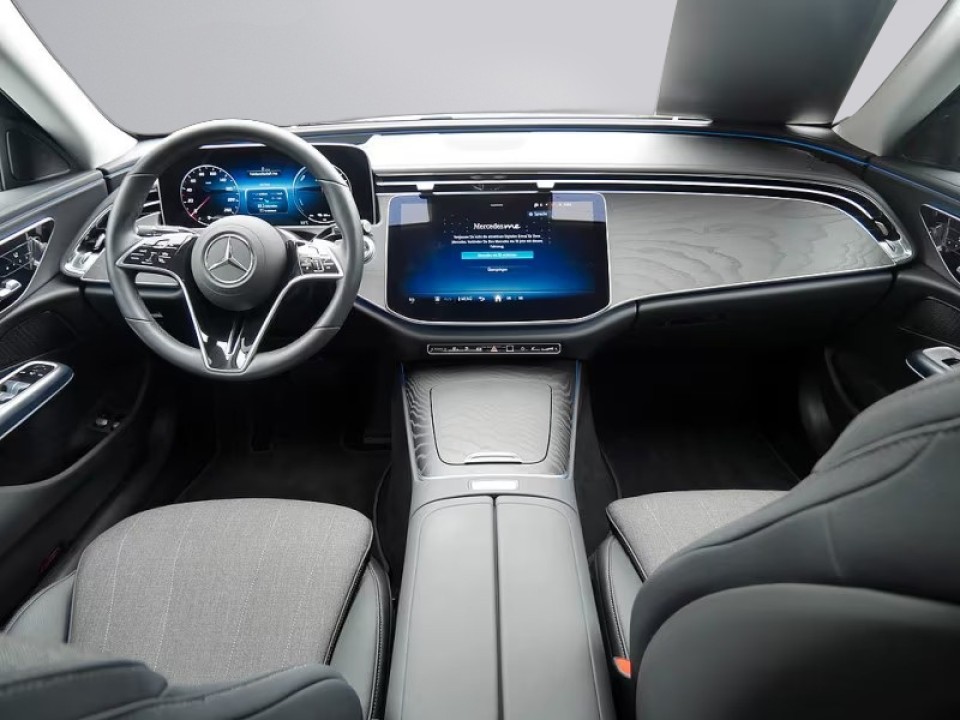 Mercedes-Benz E 400e 4MATIC (5)